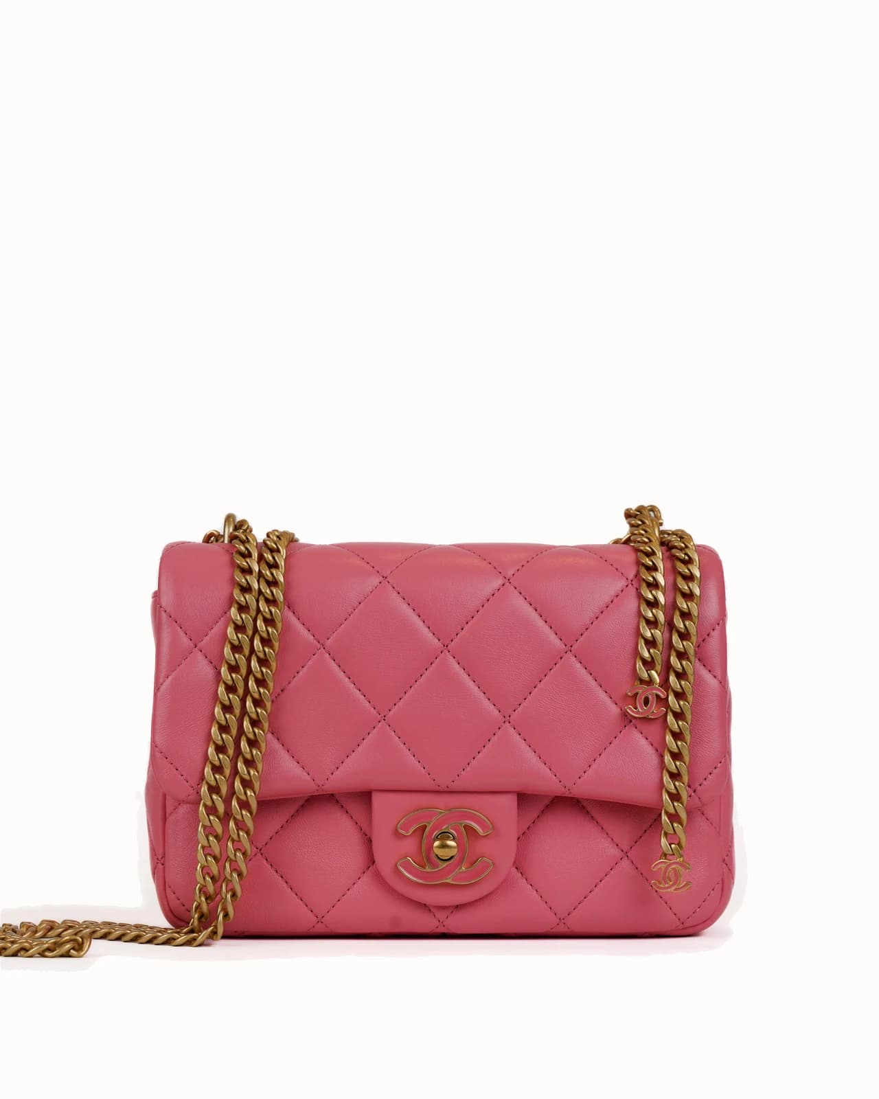 Chanel Matelassé Chain Shoulder Bag — photo 1